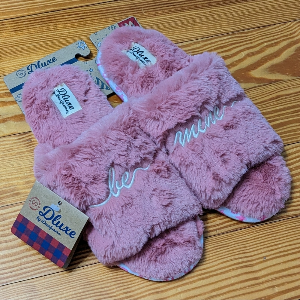 Dluxe by Dearfoams Women's Memory Foam Pink Plush Be Mine Open Toe Slippers, NWT